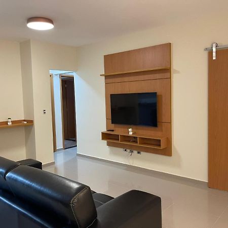 Apartmán Apartamento Com Piscina No Centro Ubatuba Exteriér fotografie