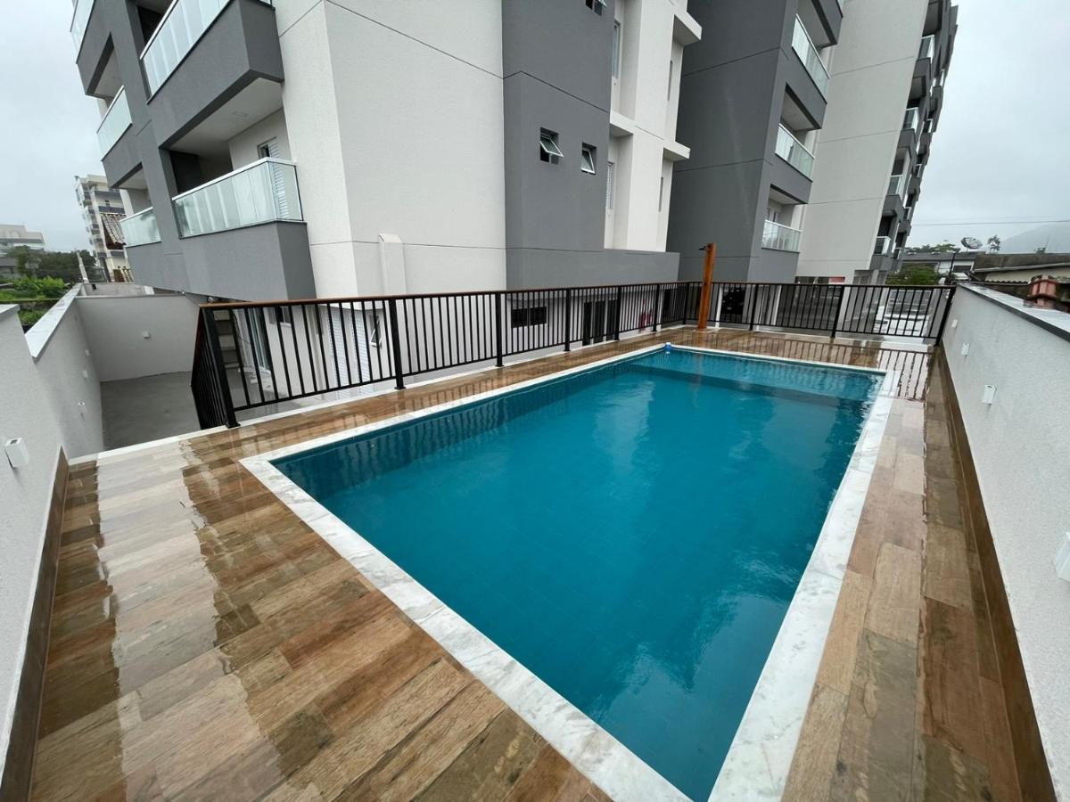 Apartmán Apartamento Com Piscina No Centro Ubatuba Exteriér fotografie