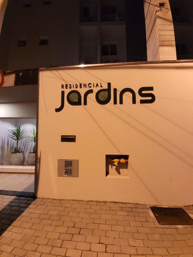 Apartmán Apartamento Com Piscina No Centro Ubatuba Exteriér fotografie