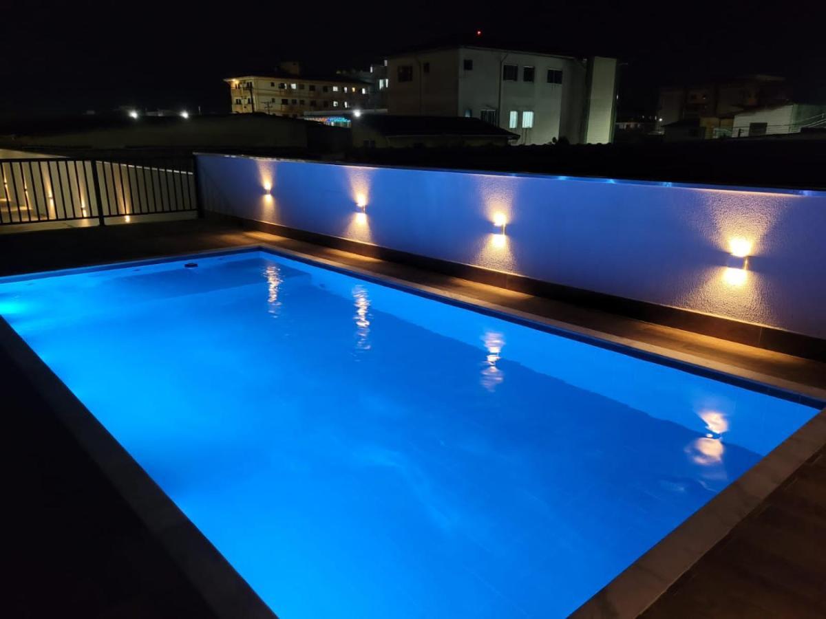 Apartmán Apartamento Com Piscina No Centro Ubatuba Exteriér fotografie