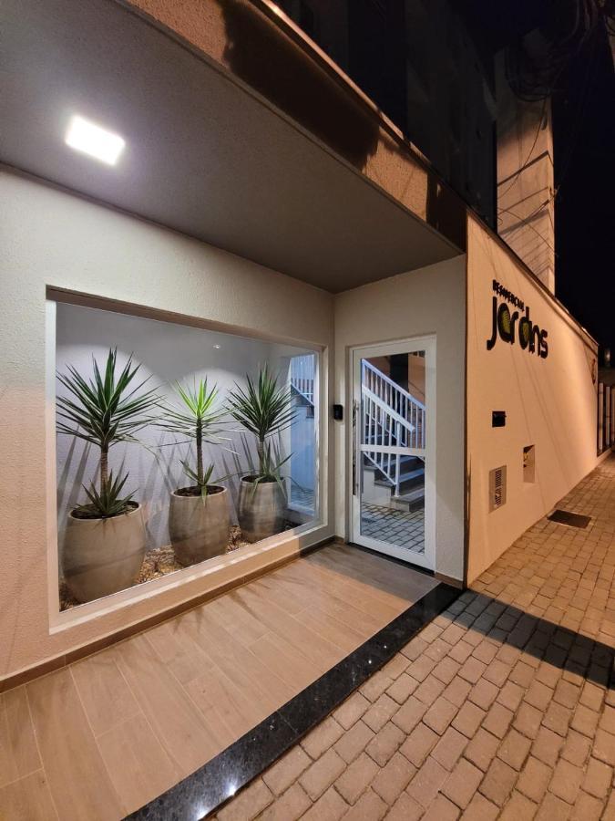 Apartmán Apartamento Com Piscina No Centro Ubatuba Exteriér fotografie