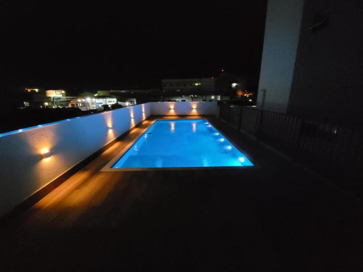 Apartmán Apartamento Com Piscina No Centro Ubatuba Exteriér fotografie